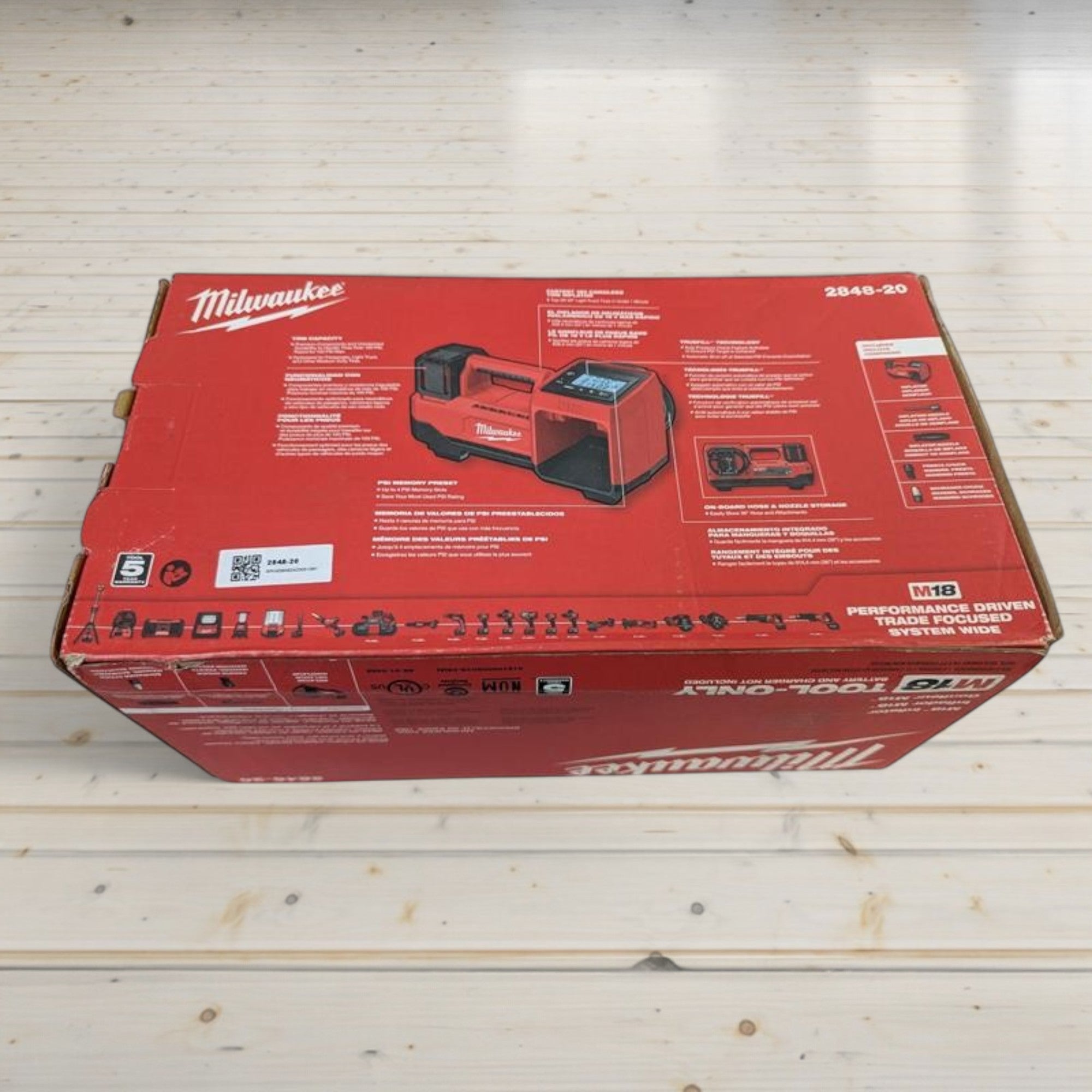 Milwaukee (2848-20) M18 18-Volt Lithium-Ion Cordless Electric Portable Inflator (Tool-Only)