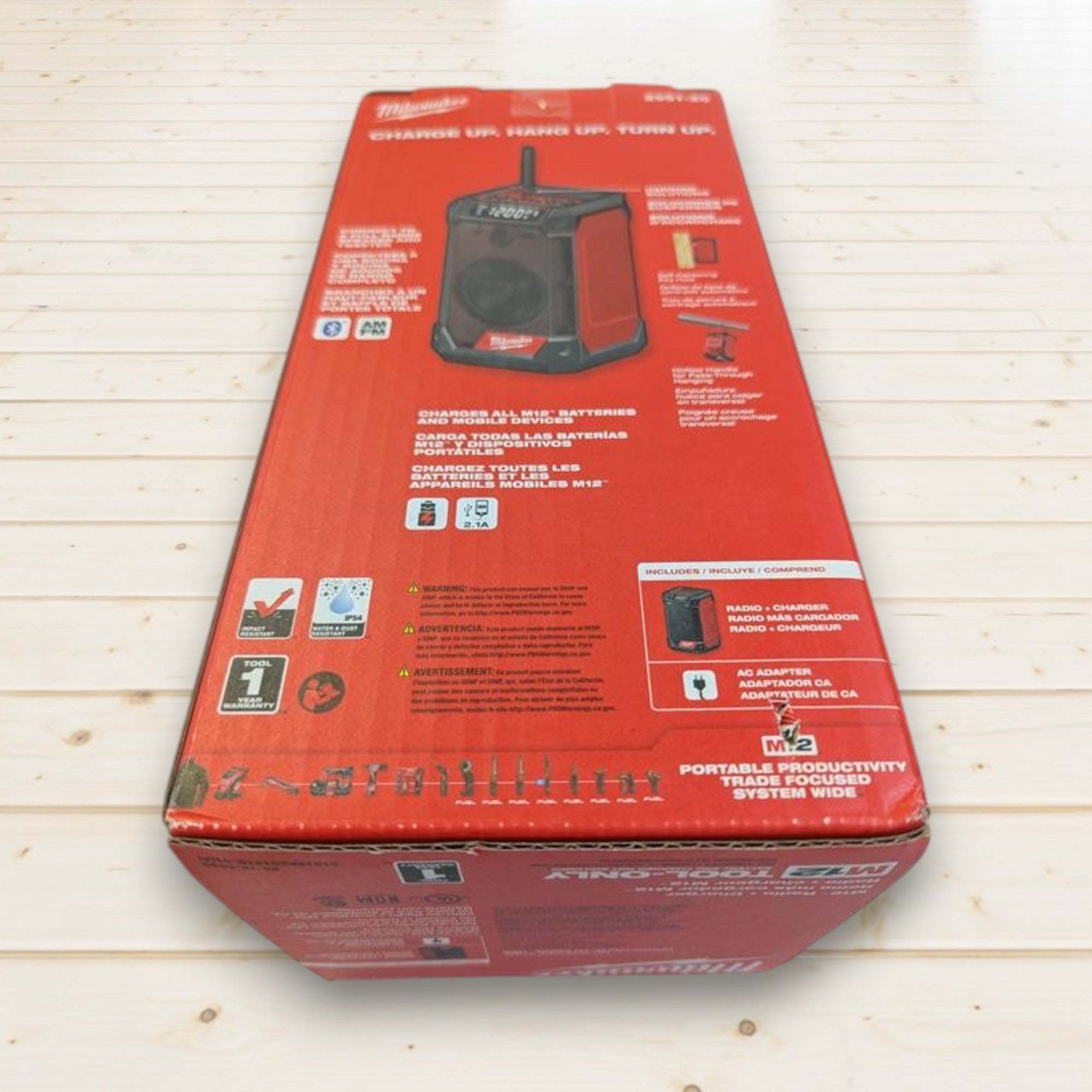 Milwaukee (2951-20) M12 12-Volt Lithium-Ion Cordless Bluetooth/AM/FM Jobsite Radio with Charger