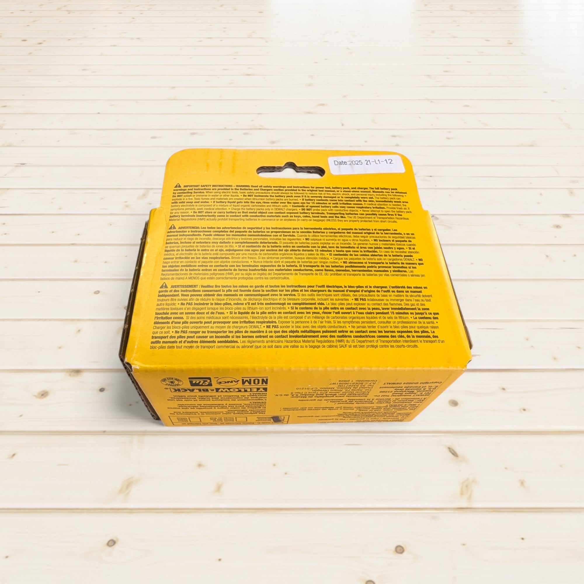 DEWALT (DCB205) 20V MAX Premium Lithium-Ion 5.0Ah Battery Pack