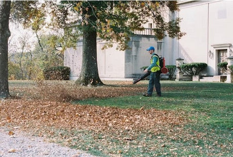 3 Best Batteries for Milwaukee Leaf Blower (with Comparison Chart)