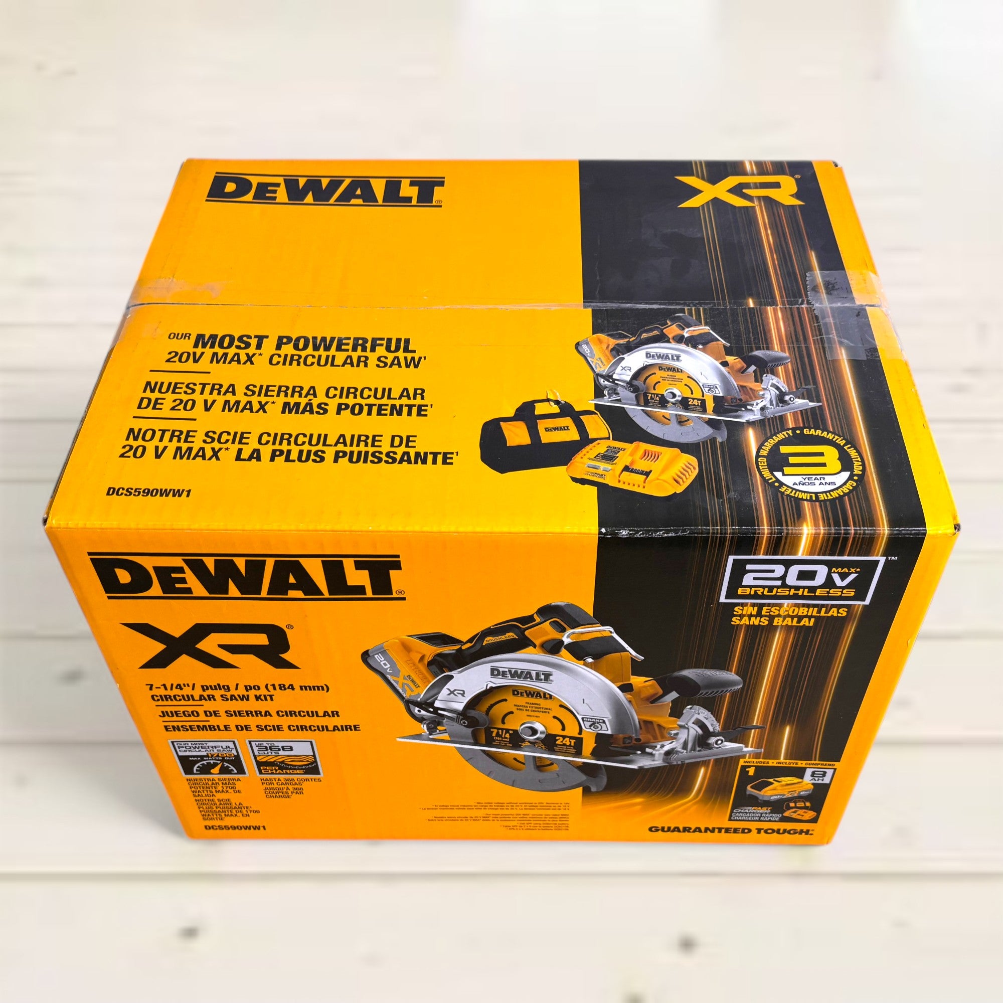 DEWALT (DCS590WW1) 20V MAX Lithium-Ion 7-1/4 in. Cordless Circular Saw Kit with 8.0 Ah Battery, Charger and Kit Bag