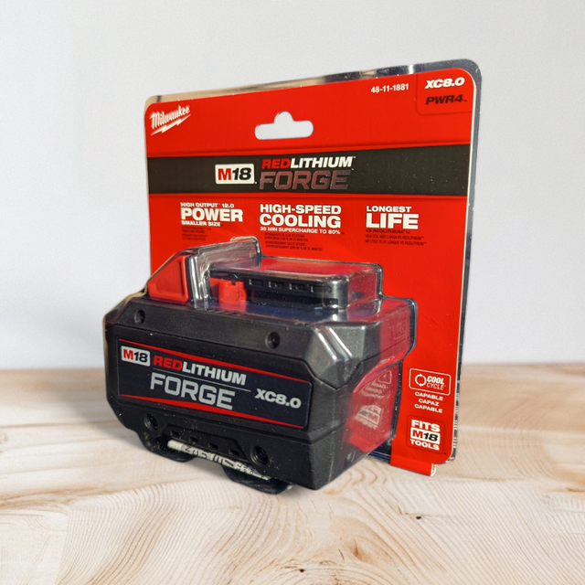 Milwaukee (48-11-1881) M18 18V Lithium-Ion REDLITHIUM FORGE XC 8.0 Ah Battery Pack