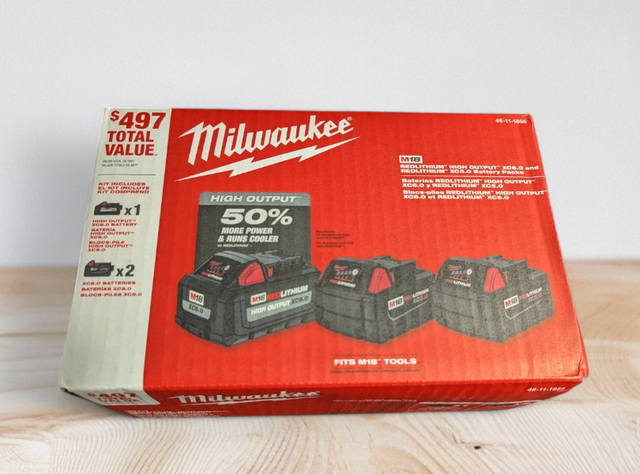 Milwaukee (48-11-1856) M18 18-Volt Lithium-Ion (1) High Output 6.0Ah Battery and (2) 5.0Ah Battery (3-Pack)