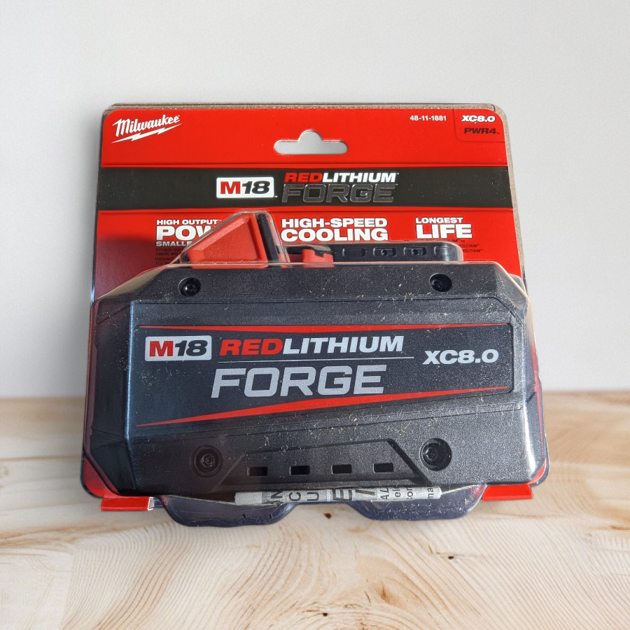 Milwaukee (48-11-1881) M18 18V Lithium-Ion REDLITHIUM FORGE XC 8.0 Ah Battery Pack