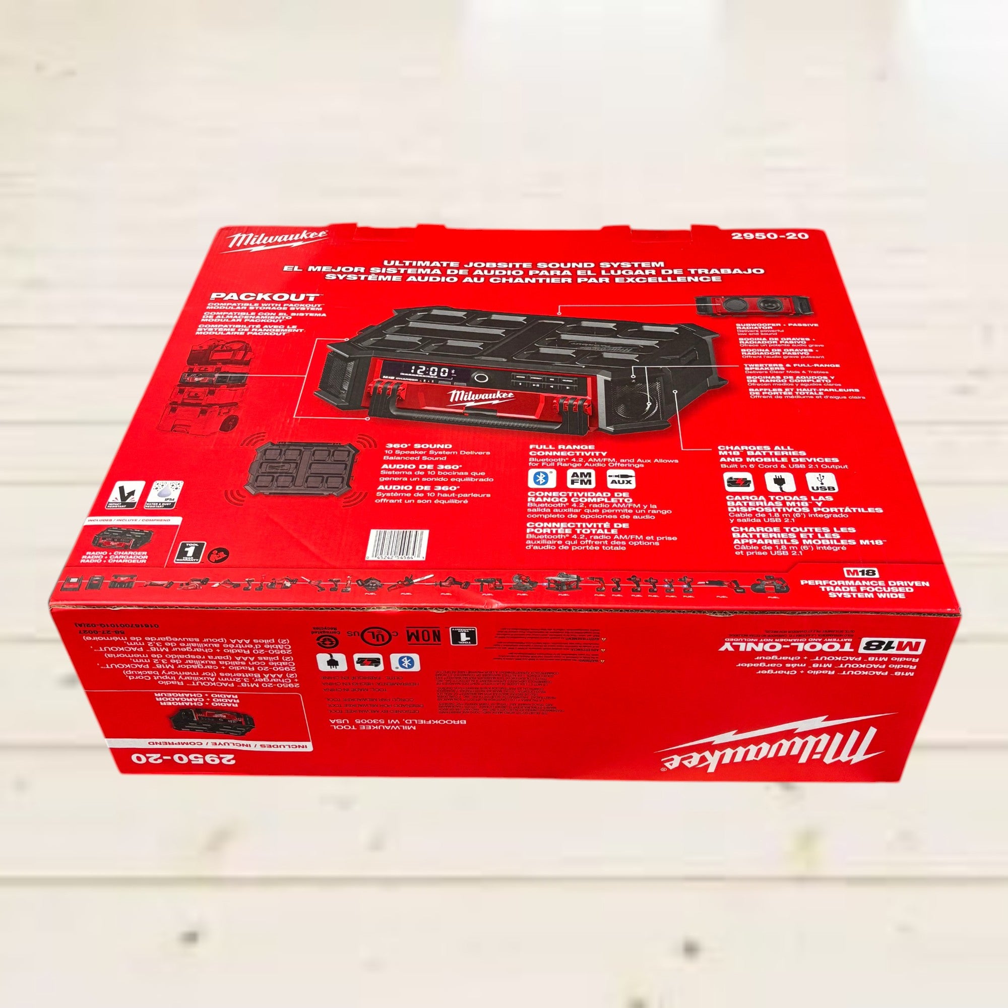 Milwaukee (2950-20) M18 Lithium-Ion Cordless PACKOUT Radio/Speaker with Built-In Charger