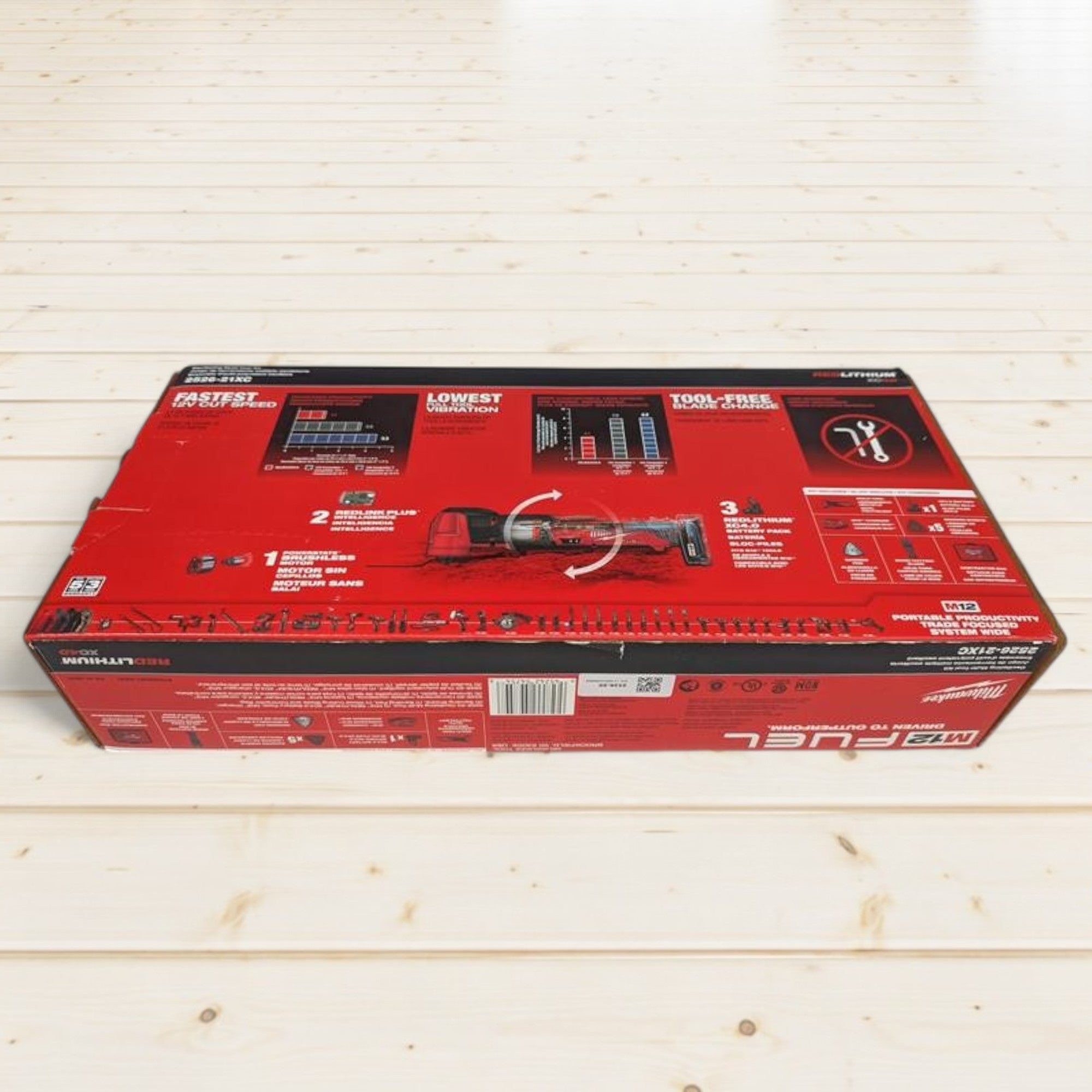 Milwaukee (2526-21XC)  M12 FUEL 12V Lithium-Ion Cordless Oscillating Multi-Tool Kit with 4.0 Ah Battery, Charger, Accessories and Tool Bag