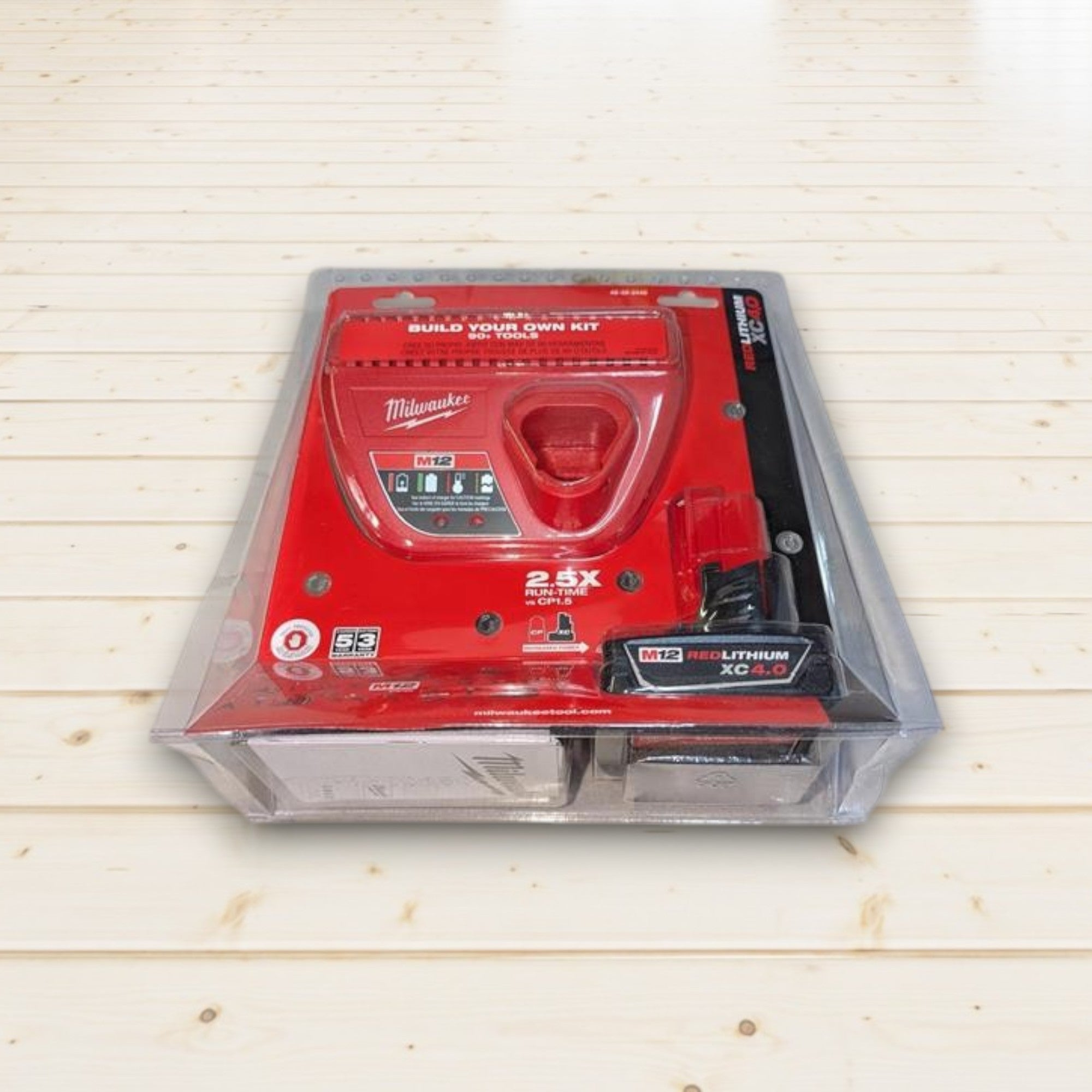 Milwaukee (48-59-2440) M12 12-Volt Lithium-Ion XC Battery Pack 4.0 Ah and Charger Starter Kit